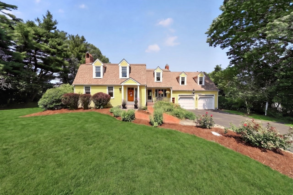 111 Washington Street, Hanover, Massachusetts, 4 Bedrooms Bedrooms, 10 Rooms Rooms,3 BathroomsBathrooms,Residential,For Sale,Washington Street,73553638