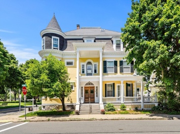 2 Butman Street, Beverly, Massachusetts, 8 Bedrooms Bedrooms, 13 Rooms Rooms,2.5 BathroomsBathrooms,Residential,For Sale,Butman Street,73545998