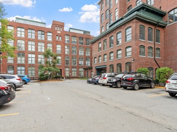 200 Market Street, Lowell, Massachusetts, 2 Bedrooms Bedrooms, 7 Rooms Rooms,1.5 BathroomsBathrooms,Residential Lease,For Rent,Market Street,73532196