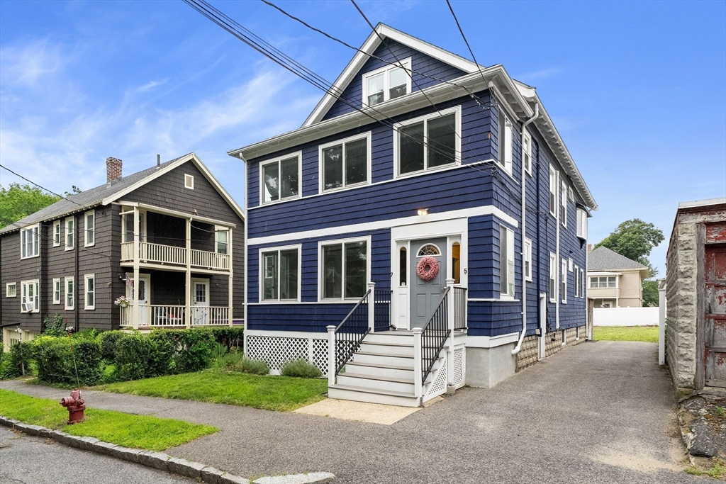 5-7 Locke St, Arlington, Massachusetts, 5 Bedrooms Bedrooms, 12 Rooms Rooms,2 BathroomsBathrooms,Residential Income,For Sale,Locke St,73553750