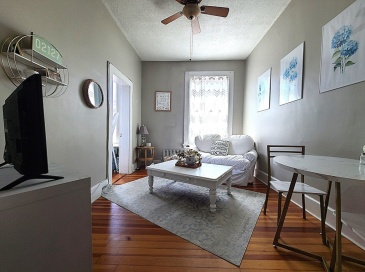 554 East 4th, Boston, Massachusetts, 2 Bedrooms Bedrooms, 4 Rooms Rooms,1 BathroomBathrooms,Residential Lease,For Rent,East 4th,73545082
