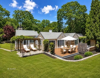 17 Oakdale Dr, Edgartown, Massachusetts, 3 Bedrooms Bedrooms, 8 Rooms Rooms,3 BathroomsBathrooms,Residential,For Sale,Oakdale Dr,73527361