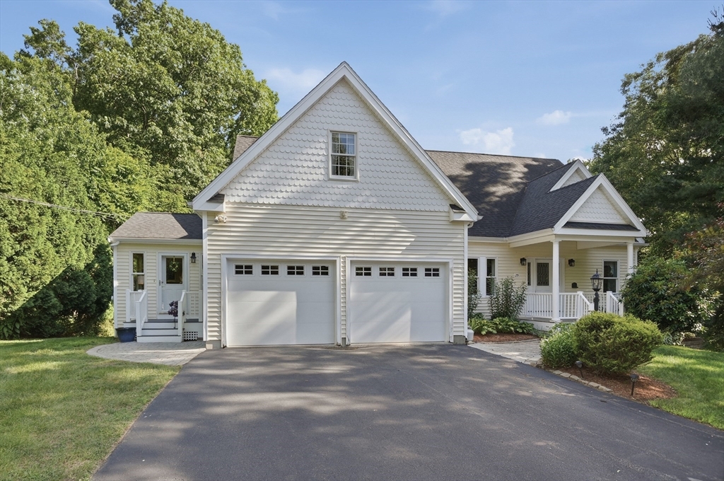 29 Midgley Circle, Grafton, Massachusetts, 3 Bedrooms Bedrooms, 8 Rooms Rooms,3 BathroomsBathrooms,Residential,For Sale,Midgley Circle,73540755