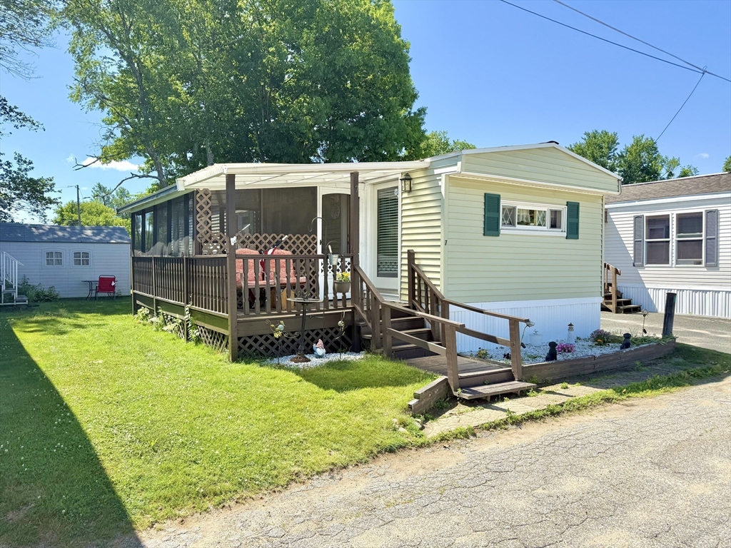 268 Palmer Rd, Monson, Massachusetts, 2 Bedrooms Bedrooms, 5 Rooms Rooms,1 BathroomBathrooms,Residential,For Sale,Palmer Rd,73541036