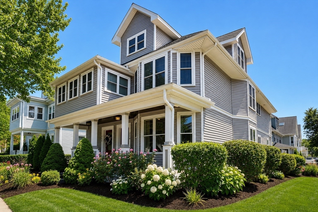 256 Watertown Street, Newton, Massachusetts, 2 Bedrooms Bedrooms, 8 Rooms Rooms,2.5 BathroomsBathrooms,Residential,For Sale,Watertown Street,73553545