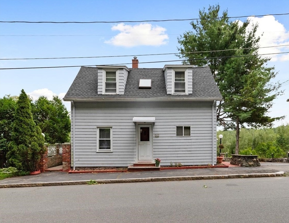48 Valley St, Wakefield, Massachusetts, 3 Bedrooms Bedrooms, 7 Rooms Rooms,3 BathroomsBathrooms,Residential,For Sale,Valley St,73553876