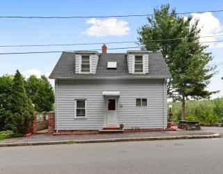 48 Valley St, Wakefield, Massachusetts, 3 Bedrooms Bedrooms, 7 Rooms Rooms,3 BathroomsBathrooms,Residential,For Sale,Valley St,73553876