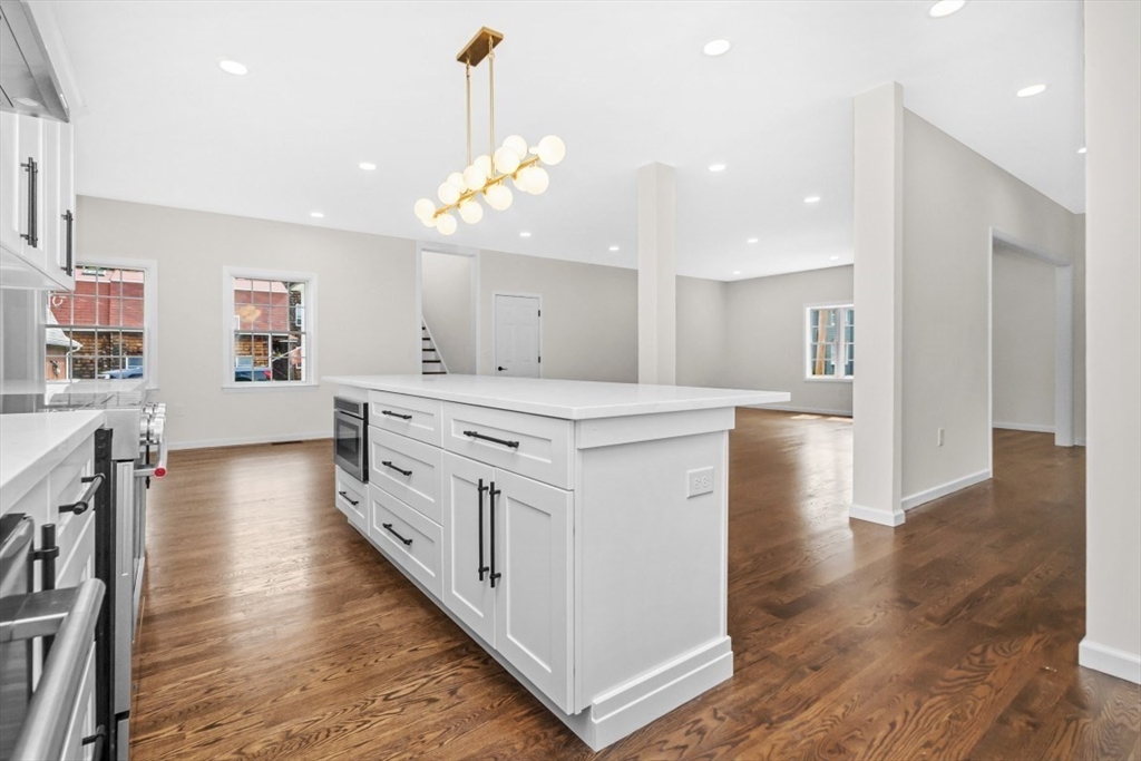 11 Kernwood Ave, Beverly, Massachusetts, 3 Bedrooms Bedrooms, 12 Rooms Rooms,2.5 BathroomsBathrooms,Residential,For Sale,Kernwood Ave,73553931