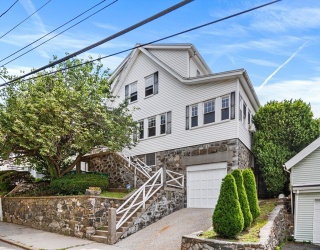 227 Fulton St, Medford, Massachusetts, 3 Bedrooms Bedrooms, 7 Rooms Rooms,1 BathroomBathrooms,Residential,For Sale,Fulton St,73553939