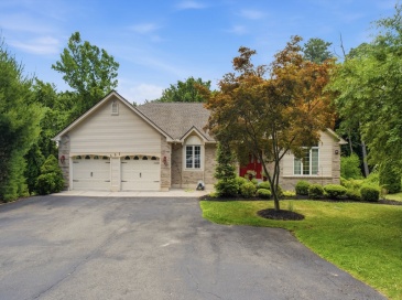 593 Southwick St, Agawam, Massachusetts, 2 Bedrooms Bedrooms, 5 Rooms Rooms,2 BathroomsBathrooms,Residential,For Sale,Southwick St,73540473