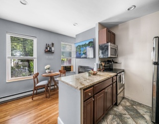 227 W 3rd, Boston, Massachusetts, 1 Bedroom Bedrooms, 3 Rooms Rooms,1 BathroomBathrooms,Residential Lease,For Rent,W 3rd,73553947
