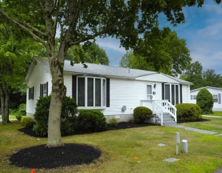 24 Leisurewoods Dr, Rockland, Massachusetts, 2 Bedrooms Bedrooms, 6 Rooms Rooms,2 BathroomsBathrooms,Residential,For Sale,Leisurewoods Dr,73553948