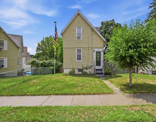 43 Hampden St, Ludlow, Massachusetts, 2 Bedrooms Bedrooms, 4 Rooms Rooms,1.5 BathroomsBathrooms,Residential,For Sale,Hampden St,73553956