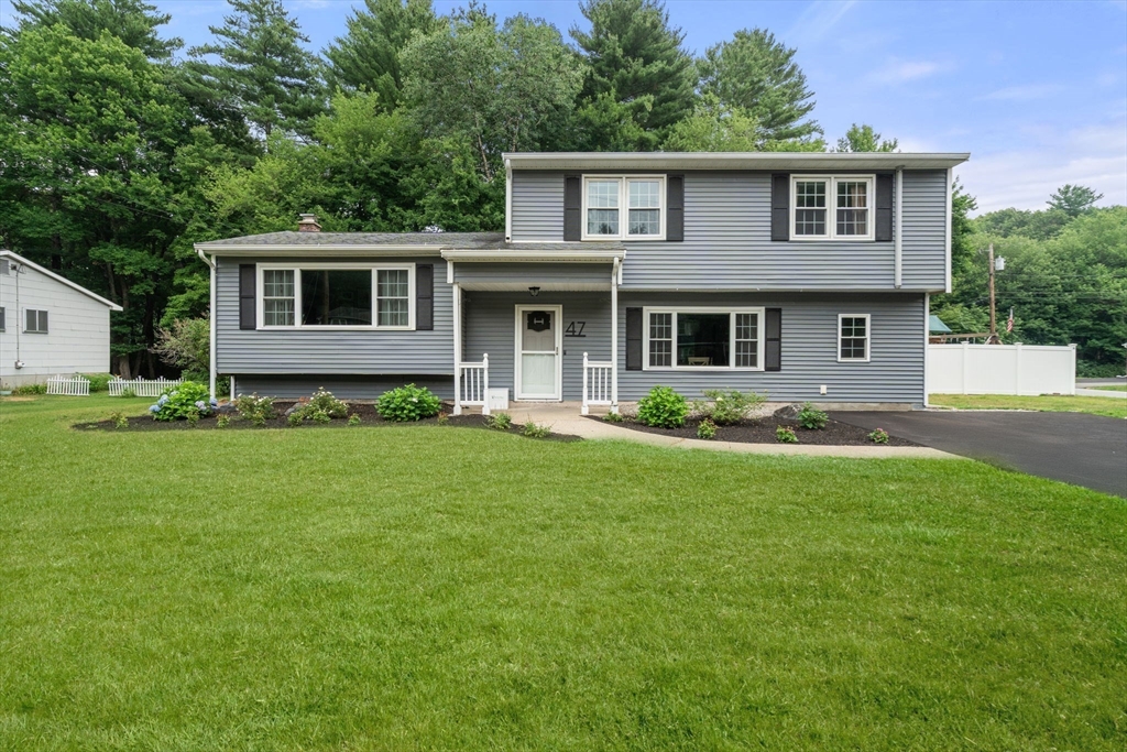 47 Westfield Dr, Holliston, Massachusetts, 4 Bedrooms Bedrooms, 8 Rooms Rooms,2 BathroomsBathrooms,Residential,For Sale,Westfield Dr,73553937