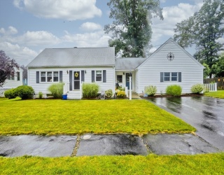 164 Barbara St, Westfield, Massachusetts, 4 Bedrooms Bedrooms, 9 Rooms Rooms,3 BathroomsBathrooms,Residential Income,For Sale,Barbara St,73553886