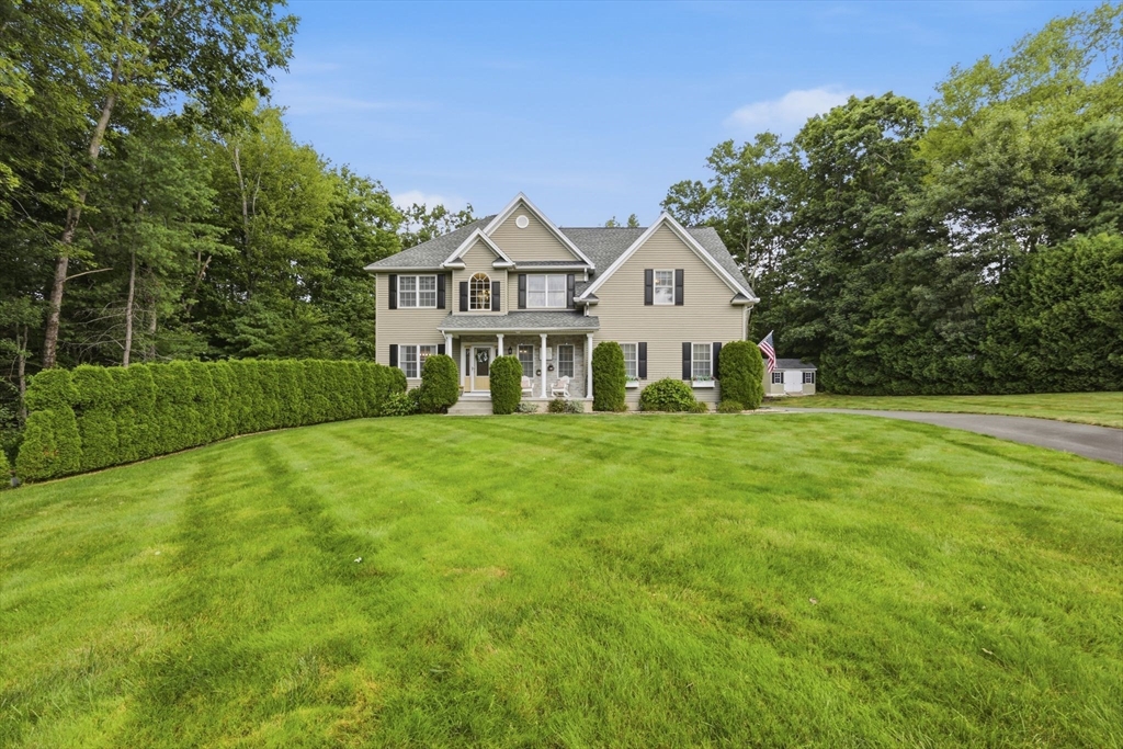 17 Ramona's Way, East Longmeadow, Massachusetts, 4 Bedrooms Bedrooms, 8 Rooms Rooms,2.5 BathroomsBathrooms,Residential,For Sale,Ramona's Way,73553735