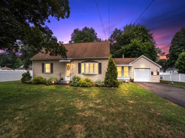 116 Kensington St, Agawam, Massachusetts, 4 Bedrooms Bedrooms, 8 Rooms Rooms,2 BathroomsBathrooms,Residential,For Sale,Kensington St,73553736 116 Kensington St, Agawam, Massachusetts, 4 Bedrooms Bedrooms, 8 Rooms Rooms,2 BathroomsBathrooms,Residential,For Sale,Kensington St,73553736