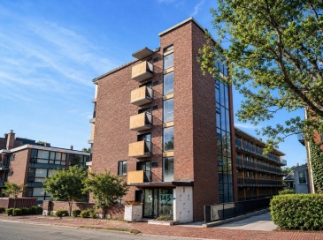 345 Harvard St, Cambridge, Massachusetts, 2 Bedrooms Bedrooms, 5 Rooms Rooms,1.5 BathroomsBathrooms,Residential,For Sale,Harvard St,73553766