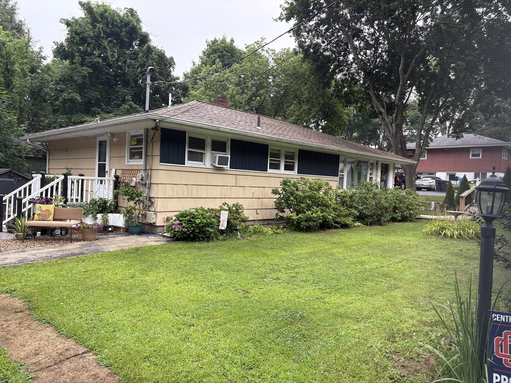 106 N Lowell St, Methuen, Massachusetts, 3 Bedrooms Bedrooms, 7 Rooms Rooms,2 BathroomsBathrooms,Residential,For Sale,N Lowell St,73553768