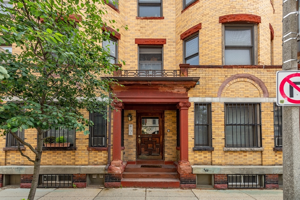 16 Edgerly, Boston, Massachusetts, 2 Bedrooms Bedrooms, 4 Rooms Rooms,1.5 BathroomsBathrooms,Residential Lease,For Rent,Edgerly,73553771
