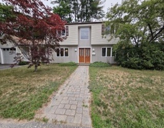 633 Saw Mill Brook Pkwy, Newton, Massachusetts, 4 Bedrooms Bedrooms, 8 Rooms Rooms,2 BathroomsBathrooms,Residential Lease,For Rent,Saw Mill Brook Pkwy,73553630