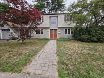 633 Saw Mill Brook Pkwy, Newton, Massachusetts, 4 Bedrooms Bedrooms, 8 Rooms Rooms,2 BathroomsBathrooms,Residential Lease,For Rent,Saw Mill Brook Pkwy,73553630