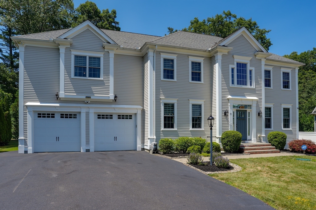 10 Sterling Ct, Northborough, Massachusetts, 4 Bedrooms Bedrooms, 8 Rooms Rooms,2.5 BathroomsBathrooms,Residential,For Sale,Sterling Ct,73553524