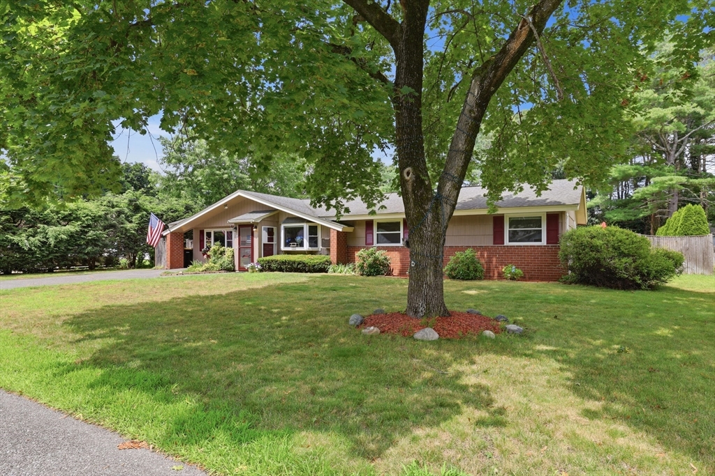 8 Sloane Dr, Framingham, Massachusetts, 4 Bedrooms Bedrooms, 7 Rooms Rooms,1.5 BathroomsBathrooms,Residential,For Sale,Sloane Dr,73553884