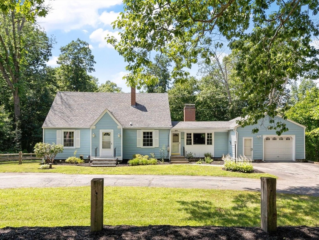 203 Center Depot Rd, Charlton, Massachusetts, 3 Bedrooms Bedrooms, 8 Rooms Rooms,2.5 BathroomsBathrooms,Residential,For Sale,Center Depot Rd,73553195