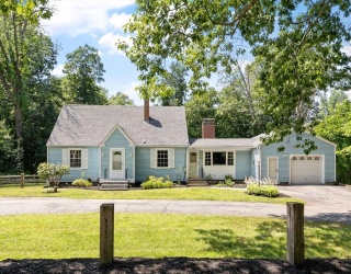 203 Center Depot Rd, Charlton, Massachusetts, 3 Bedrooms Bedrooms, 8 Rooms Rooms,2.5 BathroomsBathrooms,Residential,For Sale,Center Depot Rd,73553195