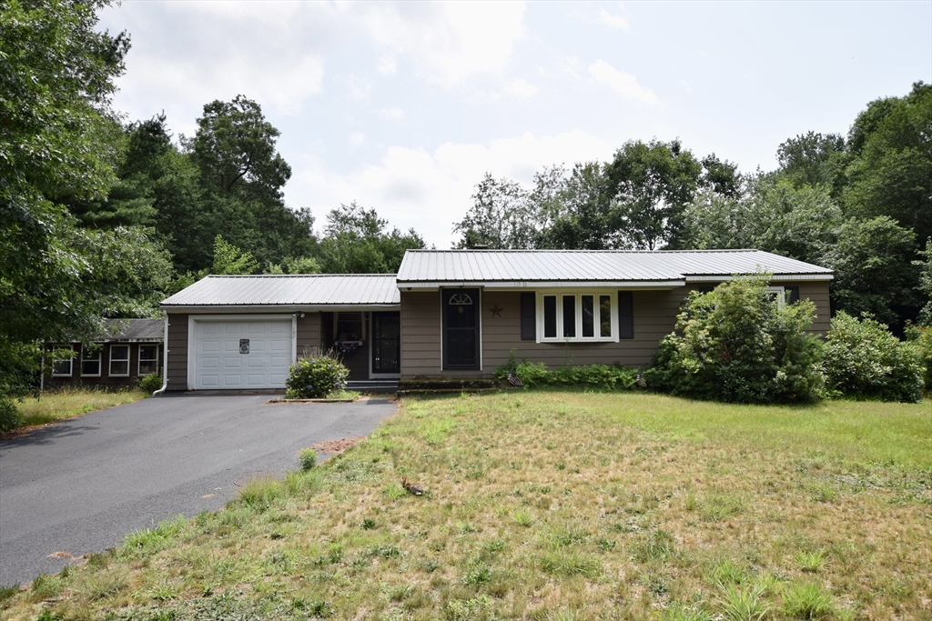 197 Birch St, Pembroke, Massachusetts, 3 Bedrooms Bedrooms, 6 Rooms Rooms,1 BathroomBathrooms,Residential,For Sale,Birch St,73553788