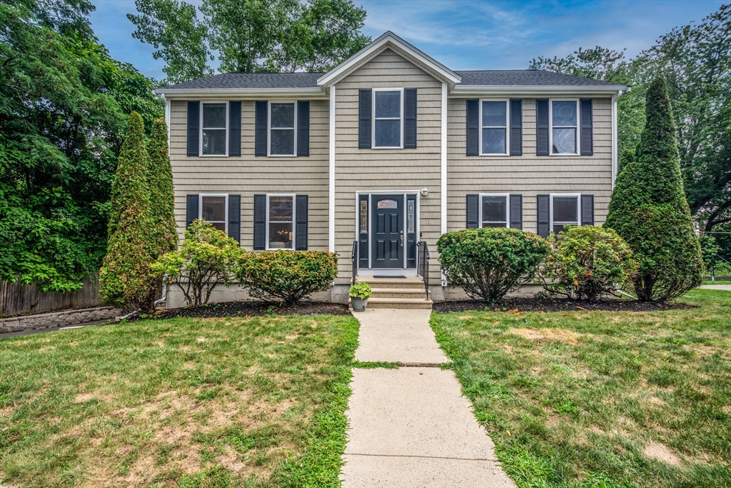 11 Williams Cir, Winchester, Massachusetts, 4 Bedrooms Bedrooms, 8 Rooms Rooms,2.5 BathroomsBathrooms,Residential,For Sale,Williams Cir,73554139