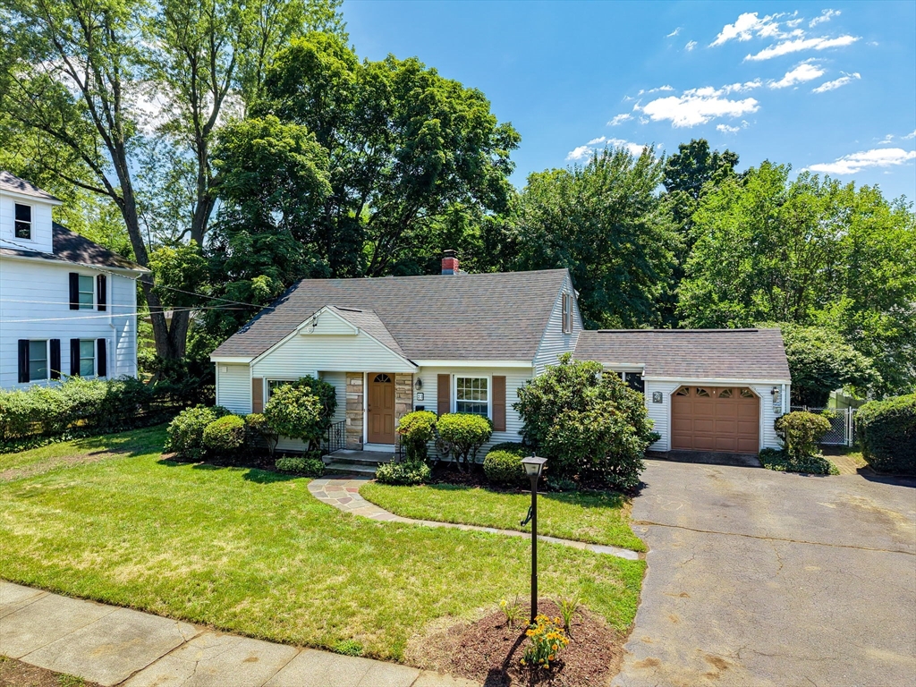23 Bellevue Avenue, Longmeadow, Massachusetts, 3 Bedrooms Bedrooms, 6 Rooms Rooms,2 BathroomsBathrooms,Residential,For Sale,Bellevue Avenue,73554135