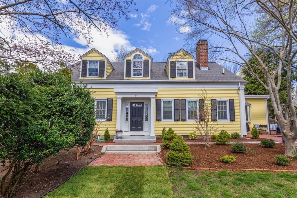 44 Russell St, Plymouth, Massachusetts, 4 Bedrooms Bedrooms, 7 Rooms Rooms,2.5 BathroomsBathrooms,Residential,For Sale,Russell St,73512792