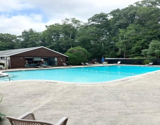 3 Greenbriar Drive, North Reading, Massachusetts, 2 Bedrooms Bedrooms, 5 Rooms Rooms,1 BathroomBathrooms,Residential,For Sale,Greenbriar Drive,73553952