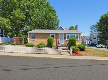 10 Meyer St, Boston, Massachusetts, 3 Bedrooms Bedrooms, 5 Rooms Rooms,1 BathroomBathrooms,Residential,For Sale,Meyer St,73552692 10 Meyer St, Boston, Massachusetts, 3 Bedrooms Bedrooms, 5 Rooms Rooms,1 BathroomBathrooms,Residential,For Sale,Meyer St,73552692