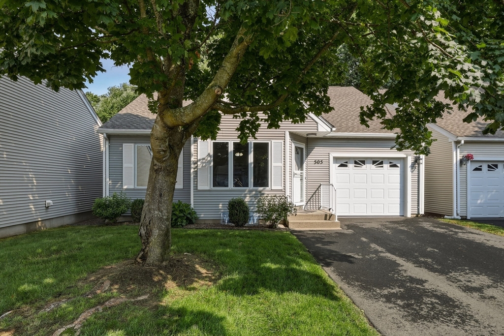505 Alvord Pl, South Hadley, Massachusetts, 2 Bedrooms Bedrooms, 5 Rooms Rooms,2 BathroomsBathrooms,Residential,For Sale,Alvord Pl,73553968