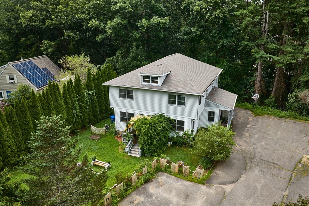 35-37 Indian Hill, Northampton, Massachusetts, 6 Bedrooms Bedrooms, 12 Rooms Rooms,3 BathroomsBathrooms,Residential Income,For Sale,Indian Hill,73553972