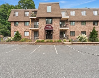 59 School St, Northborough, Massachusetts, 2 Bedrooms Bedrooms, 4 Rooms Rooms,1 BathroomBathrooms,Residential,For Sale,School St,73553969