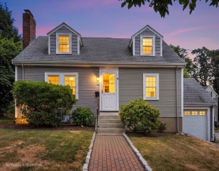 34 Langdon Street, Newton, Massachusetts, 3 Bedrooms Bedrooms, 7 Rooms Rooms,2 BathroomsBathrooms,Residential,For Sale,Langdon Street,73553971