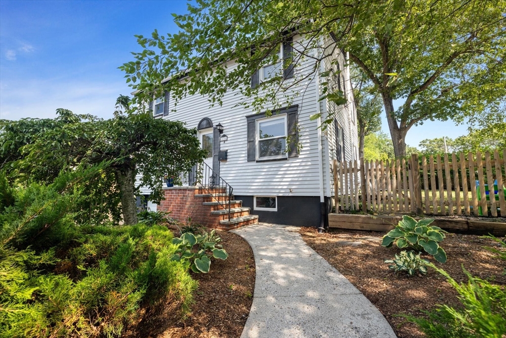 115 Morningside Path, Weymouth, Massachusetts, 3 Bedrooms Bedrooms, 6 Rooms Rooms,2 BathroomsBathrooms,Residential,For Sale,Morningside Path,73553980