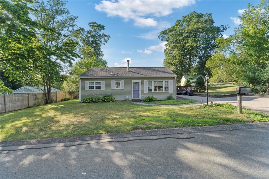 18 Evergreen Rd, Plainville, Massachusetts, 3 Bedrooms Bedrooms, 6 Rooms Rooms,1 BathroomBathrooms,Residential,For Sale,Evergreen Rd,73553983