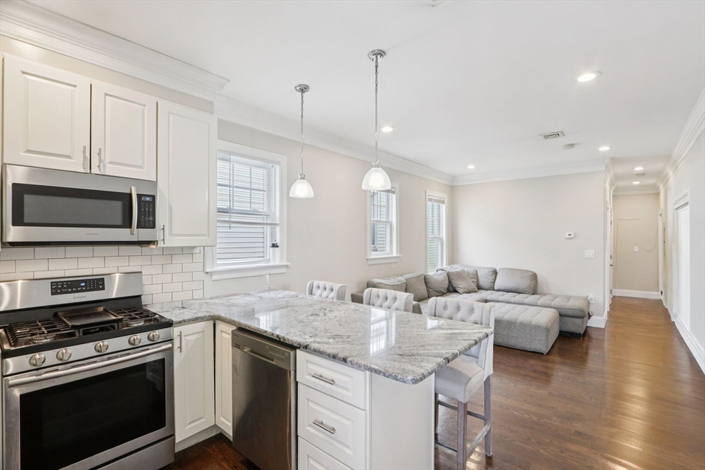 1048 Saratoga Street, Boston, Massachusetts, 3 Bedrooms Bedrooms, 6 Rooms Rooms,2 BathroomsBathrooms,Residential Lease,For Rent,Saratoga Street,73553986
