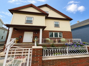 91 Francis St., Everett, Massachusetts, 2 Bedrooms Bedrooms, 5 Rooms Rooms,1 BathroomBathrooms,Residential Lease,For Rent,Francis St.,73553987 91 Francis St., Everett, Massachusetts, 2 Bedrooms Bedrooms, 5 Rooms Rooms,1 BathroomBathrooms,Residential Lease,For Rent,Francis St.,73553987