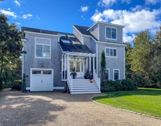 7 Katama Dr, Edgartown, Massachusetts, 3 Bedrooms Bedrooms, 8 Rooms Rooms,3.5 BathroomsBathrooms,Residential,For Sale,Katama Dr,73553944