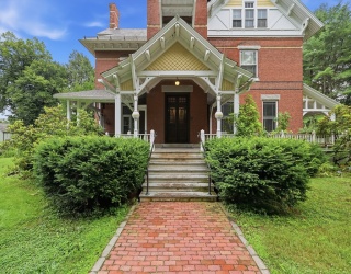 1 Florence St, Northampton, Massachusetts, 2 Bedrooms Bedrooms, 5 Rooms Rooms,1.5 BathroomsBathrooms,Residential,For Sale,Florence St,73545620