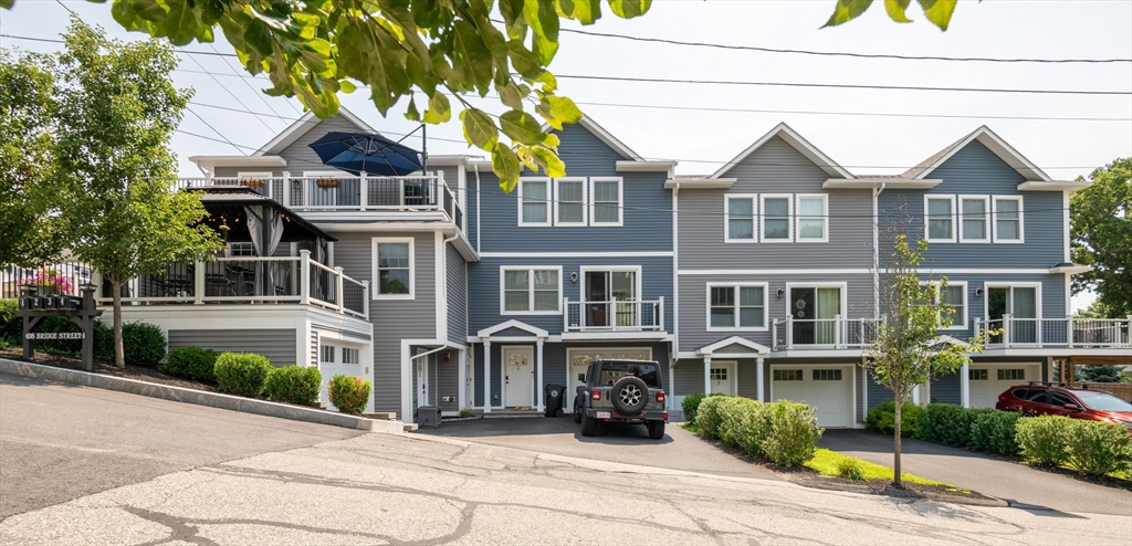 108 Bridge St., Beverly, Massachusetts, 3 Bedrooms Bedrooms, 6 Rooms Rooms,3 BathroomsBathrooms,Residential,For Sale,Bridge St.,73553917
