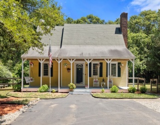 119 Hayway Rd, Falmouth, Massachusetts, 4 Bedrooms Bedrooms, 7 Rooms Rooms,3 BathroomsBathrooms,Residential,For Sale,Hayway Rd,73554014