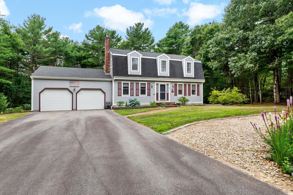 8 Peter Cooper Drive, Wareham, Massachusetts, 4 Bedrooms Bedrooms, 11 Rooms Rooms,2.5 BathroomsBathrooms,Residential,For Sale,Peter Cooper Drive,73554018