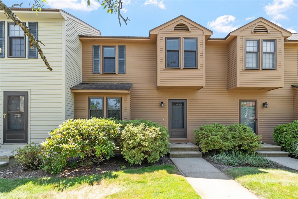 292 Apache Way, Tewksbury, Massachusetts, 2 Bedrooms Bedrooms, 5 Rooms Rooms,1.5 BathroomsBathrooms,Residential,For Sale,Apache Way,73554021